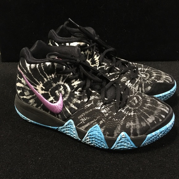 white basketball shoes youth